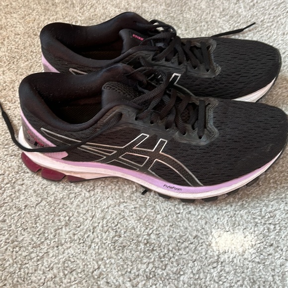 ASICS GT-1000 running shoes - Picture 2 of 5